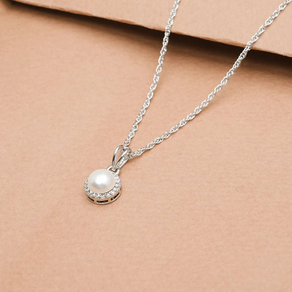 925 Silver Classic Pearl Halo Pendant