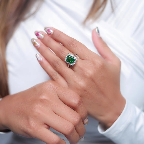 925 Silver Emerald Glow Ring