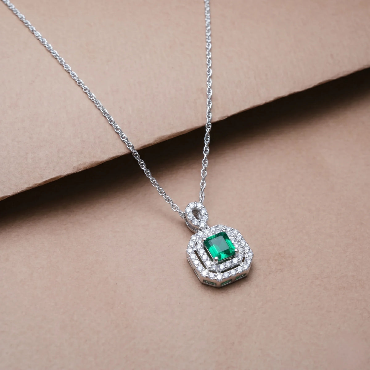 925 Silver Emerald Radiance Pendant