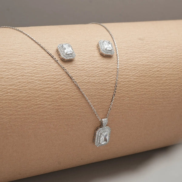 925 Silver Crystal Crowned Chain Pendant