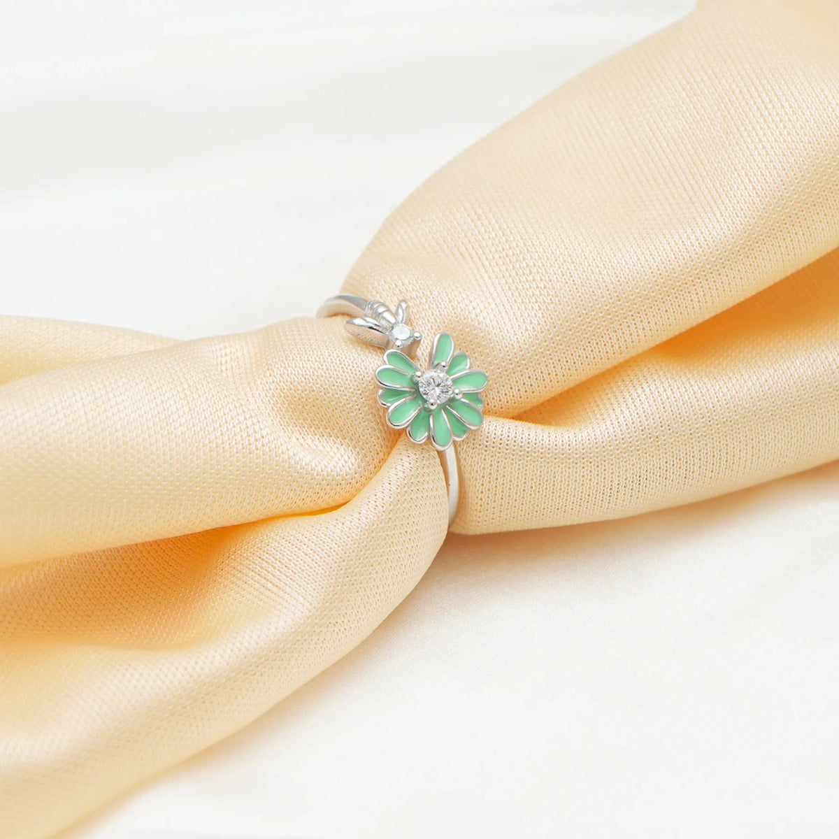 925 Silver Daisy Bee Floral Ring - 925 sterling silver ring by Tassya Silver