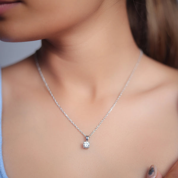 925 Silver Elegant Solitaire Pendant