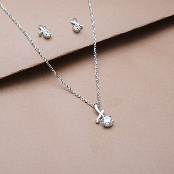 925 Silver Floral Bloom Pendant & Studs Set